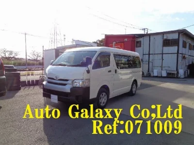 TOYOTA HIACE
