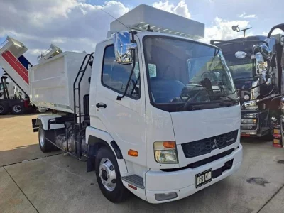 MITSUBISHI FUSO FIGHTER