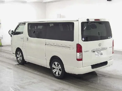 TOYOTA HIACE VAN 2015 с аукциона, 3000cc, пробег 74 000 км