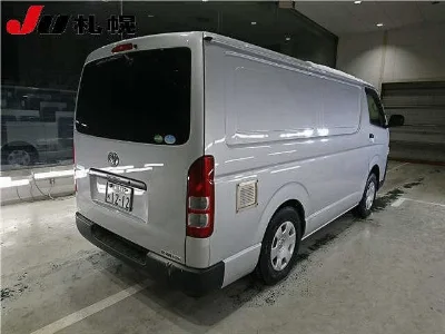 TOYOTA HIACE VAN с аукциона, 2800cc, пробег 33 000 км