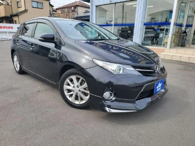 TOYOTA AURIS