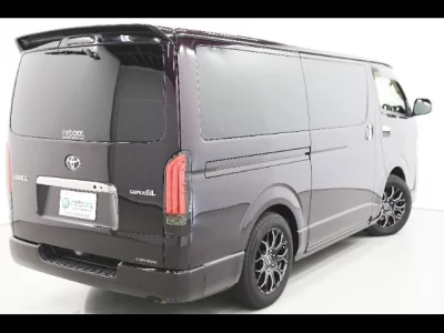TOYOTA HIACE VAN