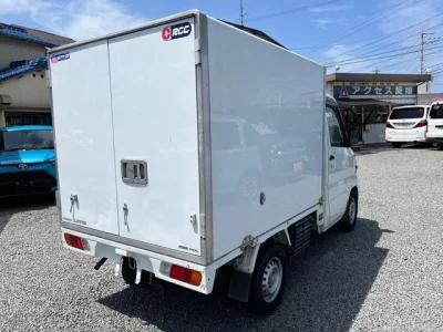 NISSAN CLIPPER TRUCK