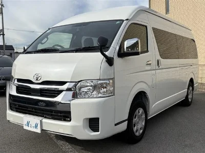 TOYOTA HIACE
