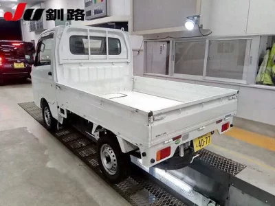 NISSAN CLIPPER TRUCK