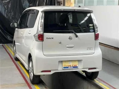 NISSAN DAYZ с аукциона, 659cc, пробег 111 000 км