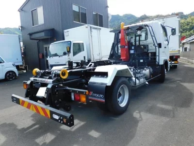 MITSUBISHI FUSO FIGHTER