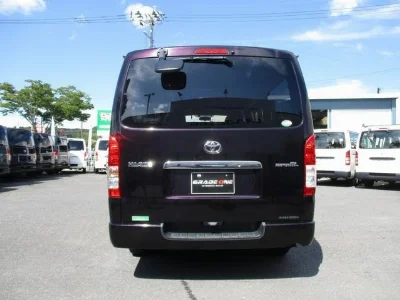 TOYOTA HIACE VAN 2015 с аукциона, 3000cc, пробег 126 000 км
