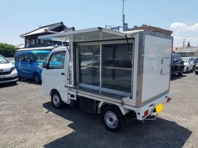 NISSAN CLIPPER TRUCK