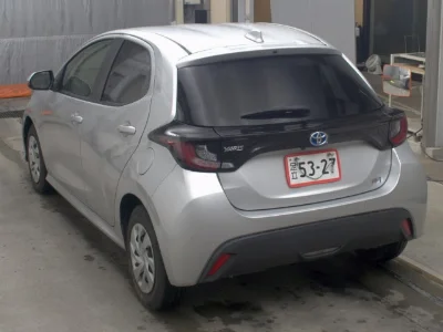 TOYOTA YARIS 2021 с аукциона, 1500cc, пробег 112 000 км