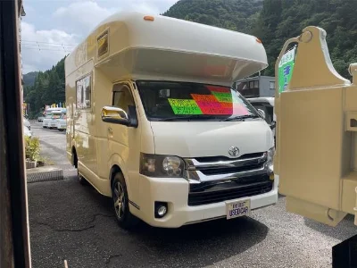 TOYOTA HIACE
