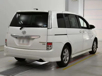 TOYOTA ISIS