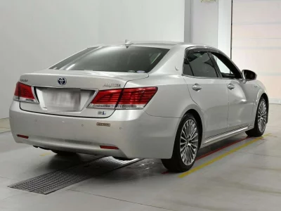 TOYOTA CROWN MAJESTA