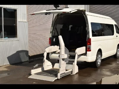 TOYOTA HIACE