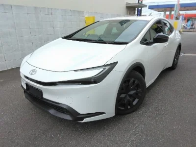 TOYOTA PRIUS 2024 с аукциона, 1800cc, пробег 13 000 км