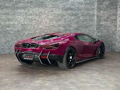 LAMBORGHINI REVUELTO