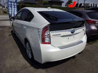 TOYOTA PRIUS с аукциона, 1800cc, пробег 74 000 км