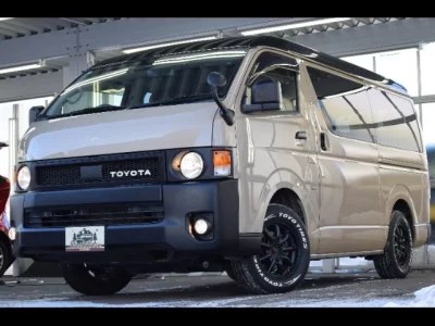 TOYOTA HIACE