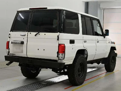 TOYOTA LAND CRUISER