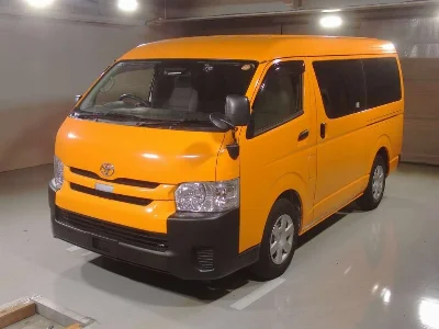 TOYOTA HIACE