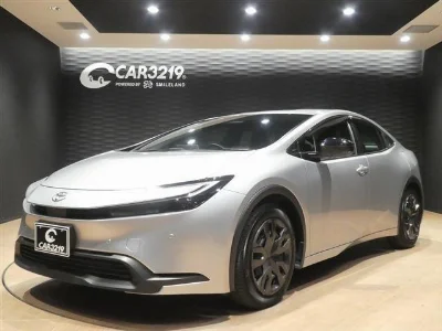 TOYOTA PRIUS 2023 с аукциона, 1800cc, пробег 25 000 км