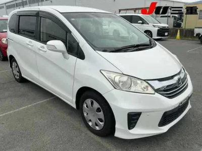 HONDA FREED 2015 с аукциона, 1500cc, пробег 72 000 км