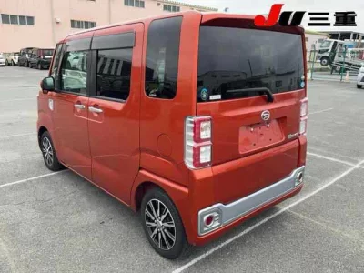 DAIHATSU WAKE