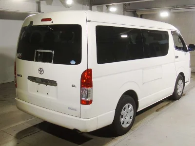 TOYOTA HIACE