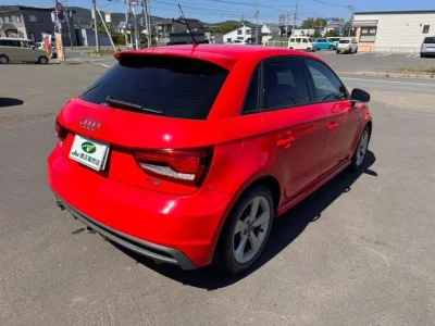 AUDI A1 SPORTBACK 2015 с аукциона, 1000cc, пробег 41 000 км