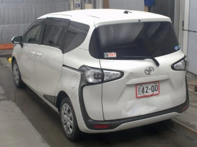 TOYOTA SIENTA 2018 с аукциона, 1500cc, пробег 56 000 км