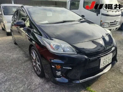 TOYOTA PRIUS 2015 с аукциона, 1800cc, пробег 112 000 км