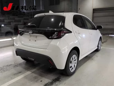 TOYOTA YARIS 2024 с аукциона, 1500cc, пробег 72 000 км