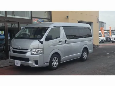TOYOTA HIACE