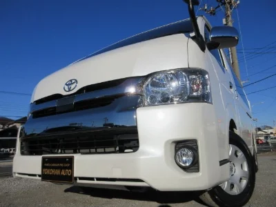 TOYOTA REGIUS VAN