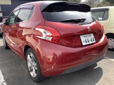 PEUGEOT 208 2014 с аукциона, 1190cc, пробег 68 000 км