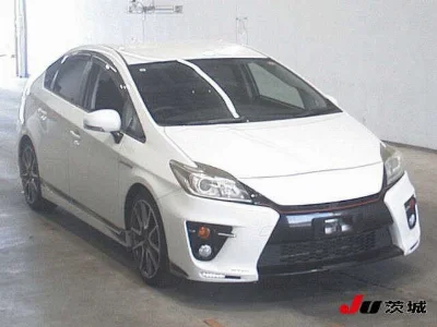 TOYOTA PRIUS 2013 с аукциона, 1800cc, пробег 218 000 км