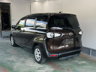 TOYOTA SIENTA 2015 с аукциона, 1500cc, пробег 184 000 км