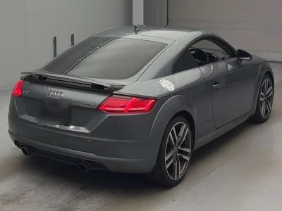 AUDI TT