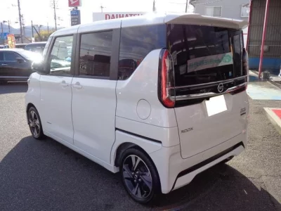 NISSAN ROOX