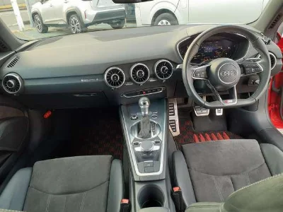 AUDI TT