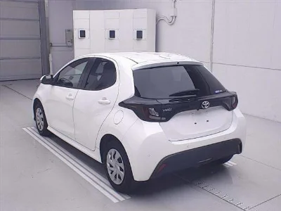 TOYOTA YARIS 2021 с аукциона, 1000cc, пробег 84 000 км