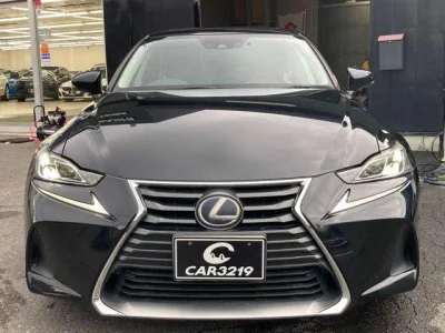 LEXUS IS