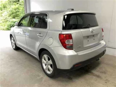 TOYOTA IST