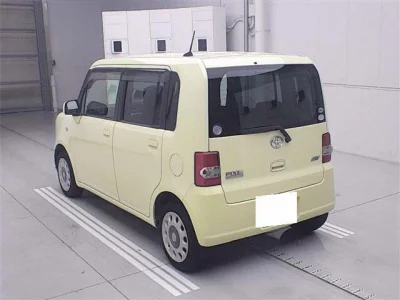 TOYOTA PIXIS SPACE