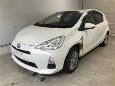 TOYOTA AQUA 2015 с аукциона, 1500cc, пробег 173 000 км