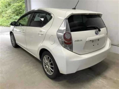 TOYOTA AQUA 2015 с аукциона, 1500cc, пробег 173 000 км