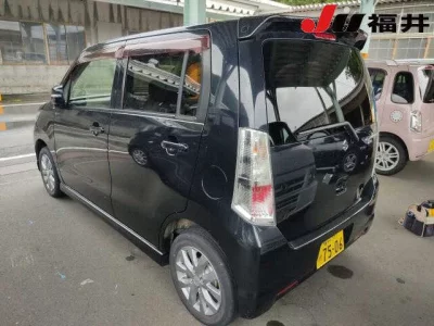 SUZUKI WAGON R 2011 с аукциона, 658cc, пробег 70 000 км
