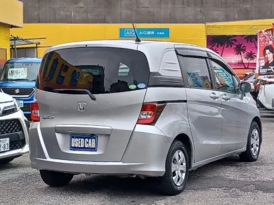 HONDA FREED SPIKE