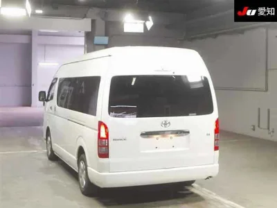 TOYOTA HIACE