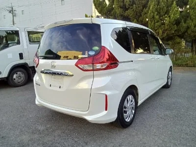 HONDA FREED 2019 с аукциона, 1500cc, пробег 20 000 км
